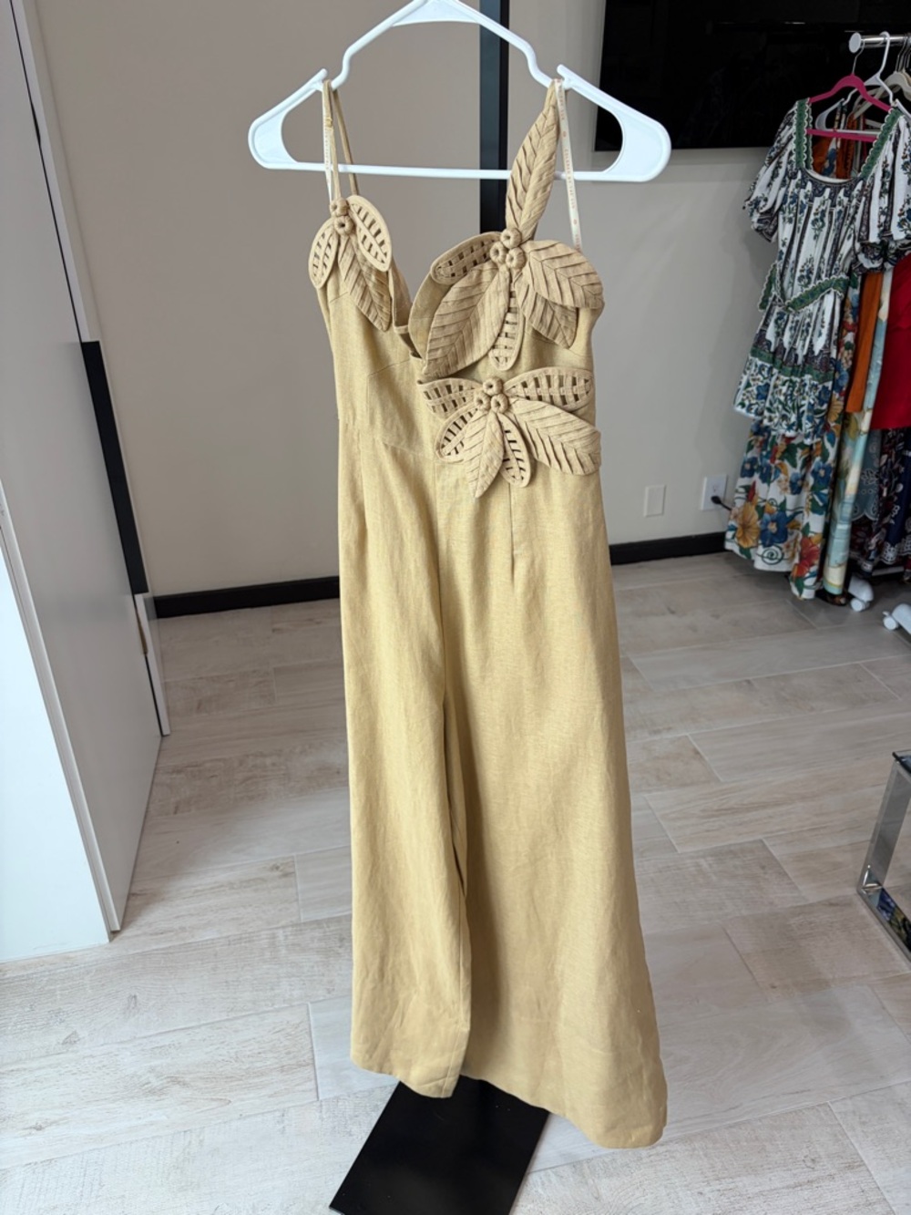 Farm Rio: Sand 3d Flowers Euroflax⢠Premium Linen Jumpsuit - Picture 8 of 13